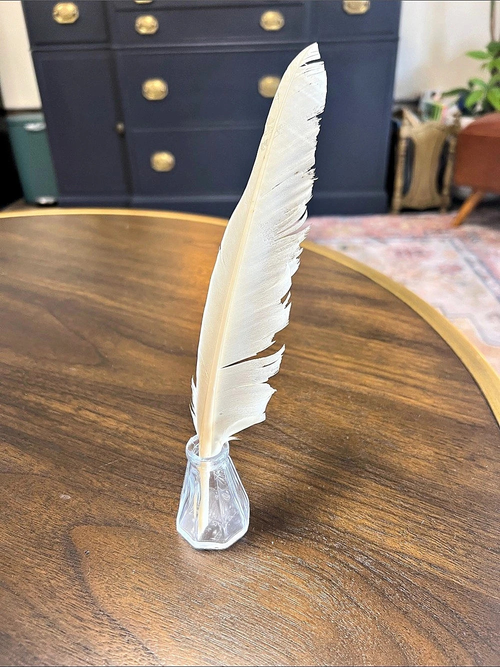 White feather quill ballpoint pen with crystal stand